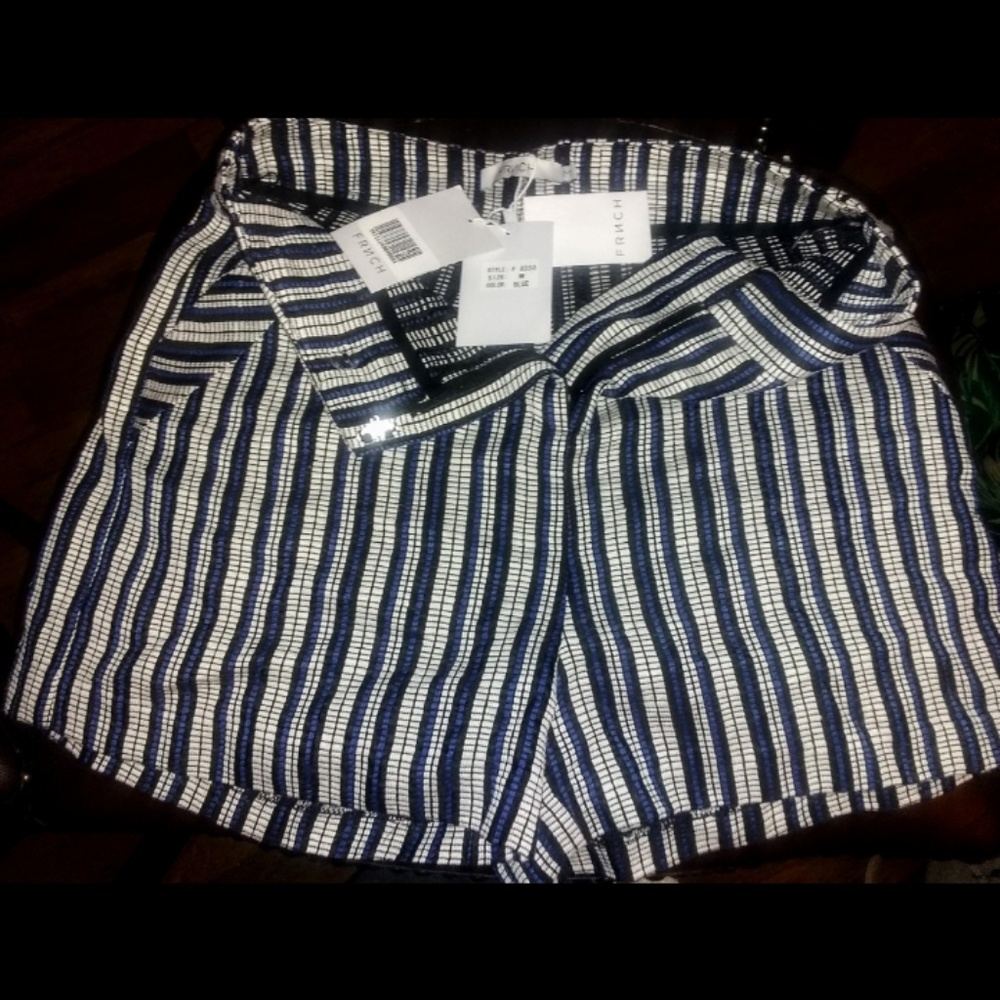 🌼FRNCH STRIPED SHORTS